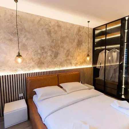 6 Tirana-by Terrace Appartamento *